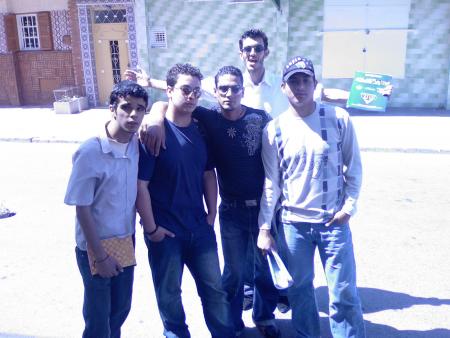 ......chkoun hadou ??